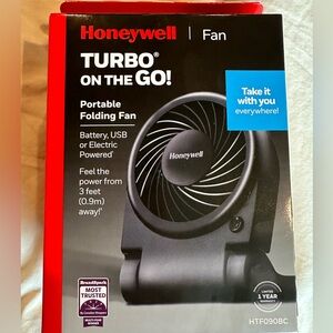 NWT Turbo On The Go Multi-Position Folding Fan